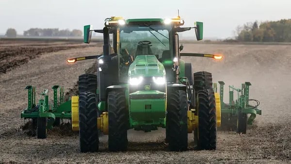 b2acf3a1-a7fa-429a-8e76-dcca06c5523b-NR_Autonomous_Tractor_Field_John_Deere_CES
